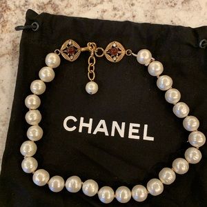 Vintage Chanel pearl choker 1995